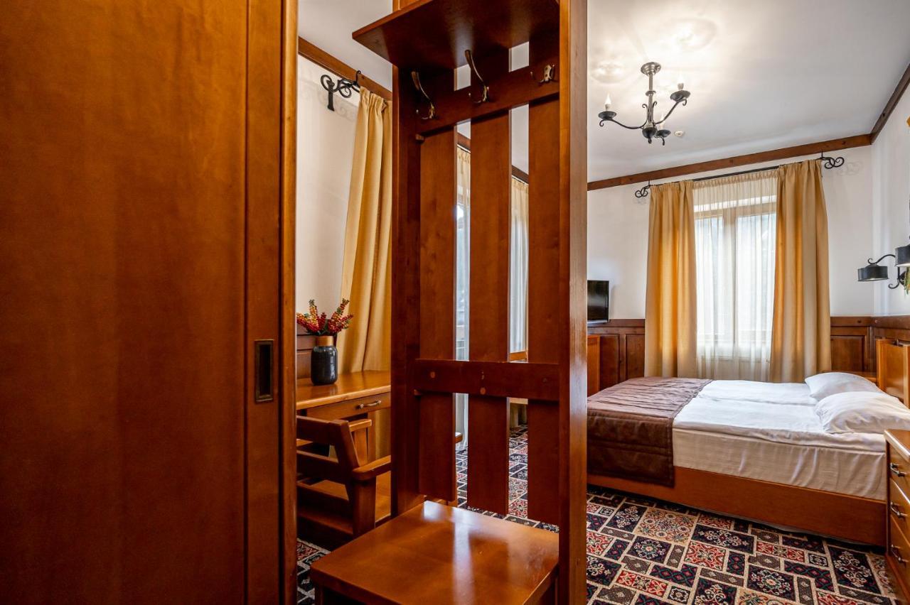 Tatariv Deluxe Hotel Exterior photo